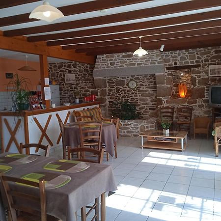 Saint-Broladre Chambres D'Hotes Le Petit Angle מראה חיצוני תמונה