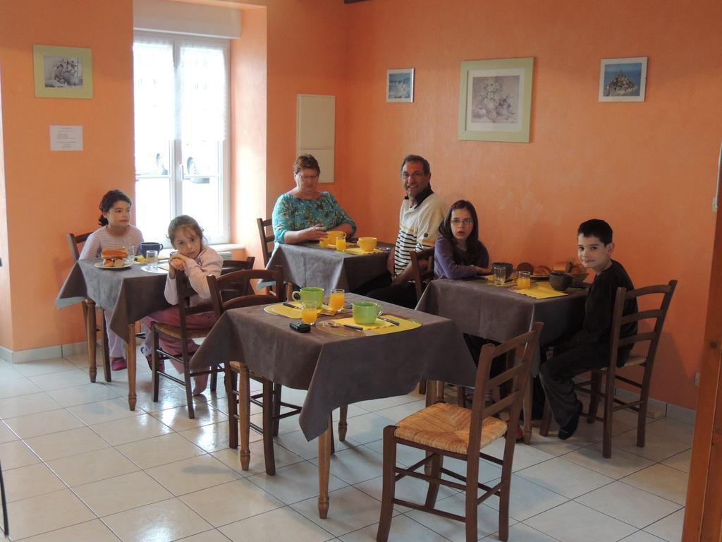 Saint-Broladre Chambres D'Hotes Le Petit Angle מראה חיצוני תמונה