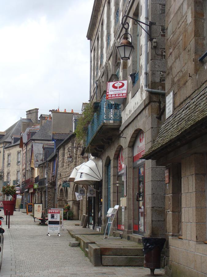 Saint-Broladre Chambres D'Hotes Le Petit Angle מראה חיצוני תמונה