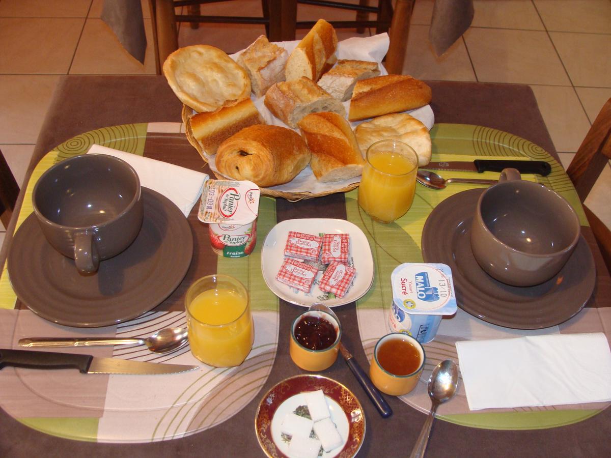 Saint-Broladre Chambres D'Hotes Le Petit Angle מראה חיצוני תמונה
